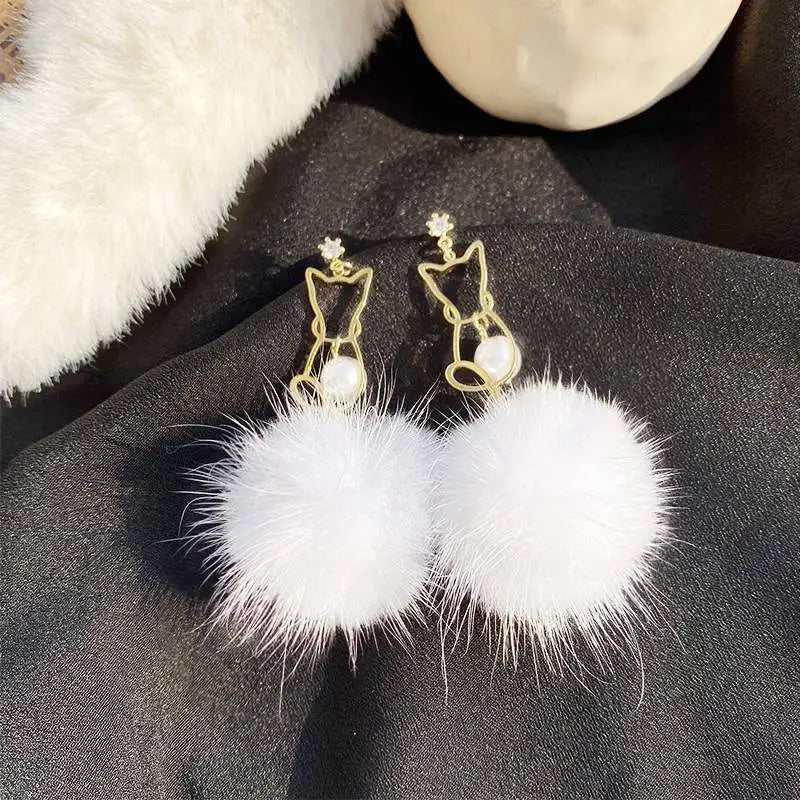 Korean Fashion of The New Cat Pearl Hair Ball Earrings Female Ins Autumn and Winter Plush Earrings Long Earrings for Women