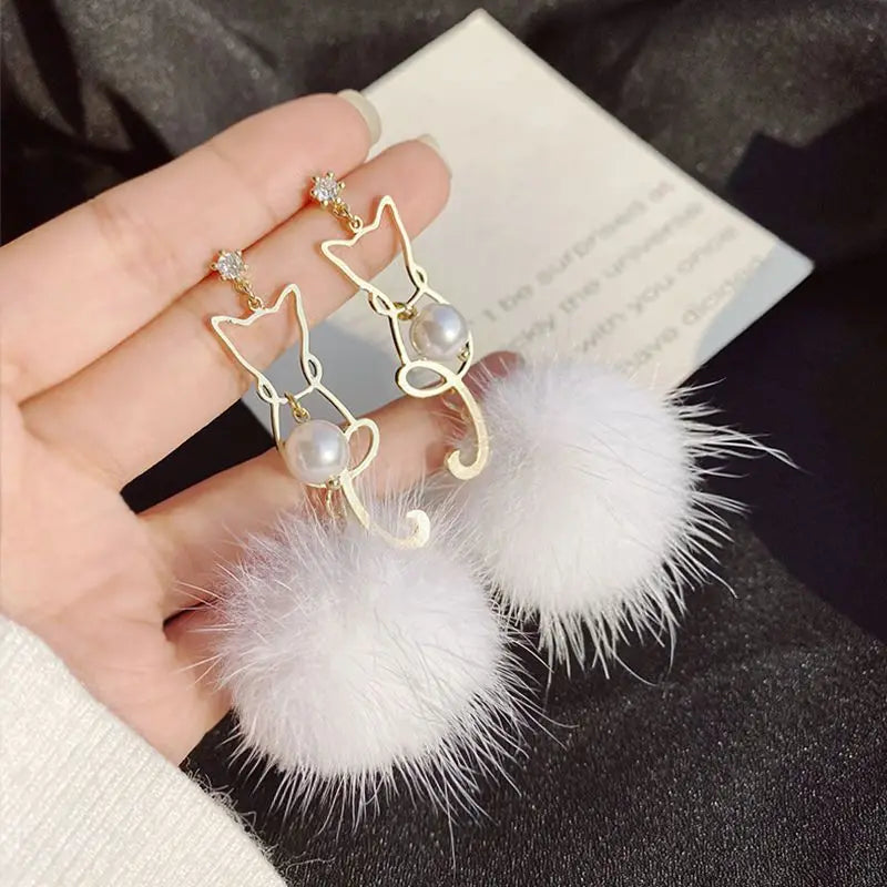 Korean Fashion of The New Cat Pearl Hair Ball Earrings Female Ins Autumn and Winter Plush Earrings Long Earrings for Women